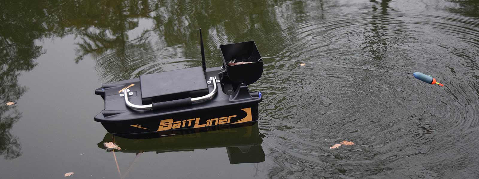 Montage poisson mort avec un bateau d'appât